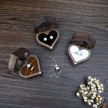 Magnetic heart ring box